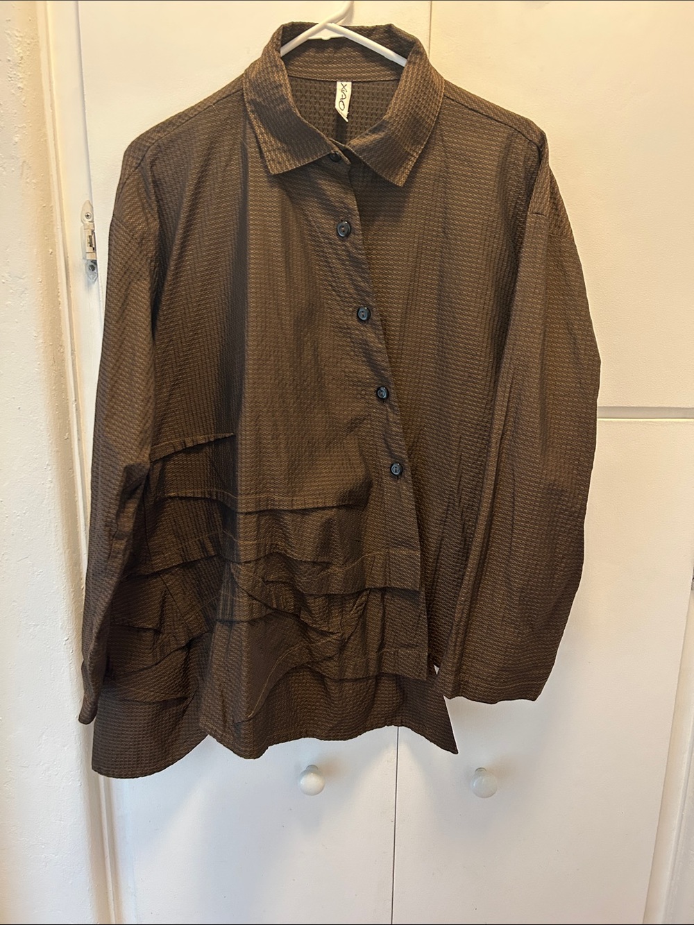 Art to wear Textured Button-Up Blouse by Xiao